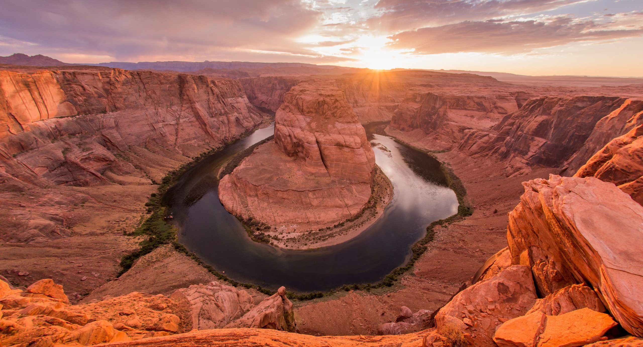 Horseshoe Bend Adventure: Discover the Epic Curves of Nature