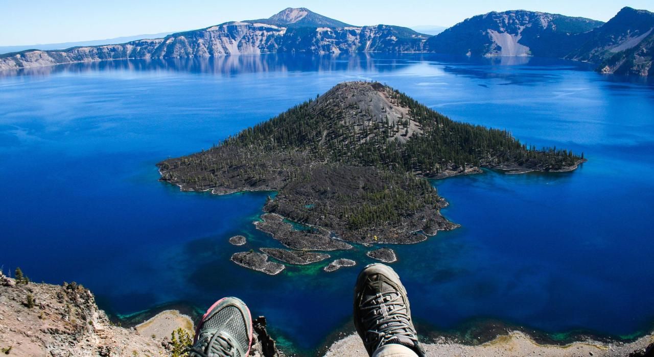 Crater Lake National Park: A Must-Visit Natural Wonder for Adventure Seekers and Nature Lovers