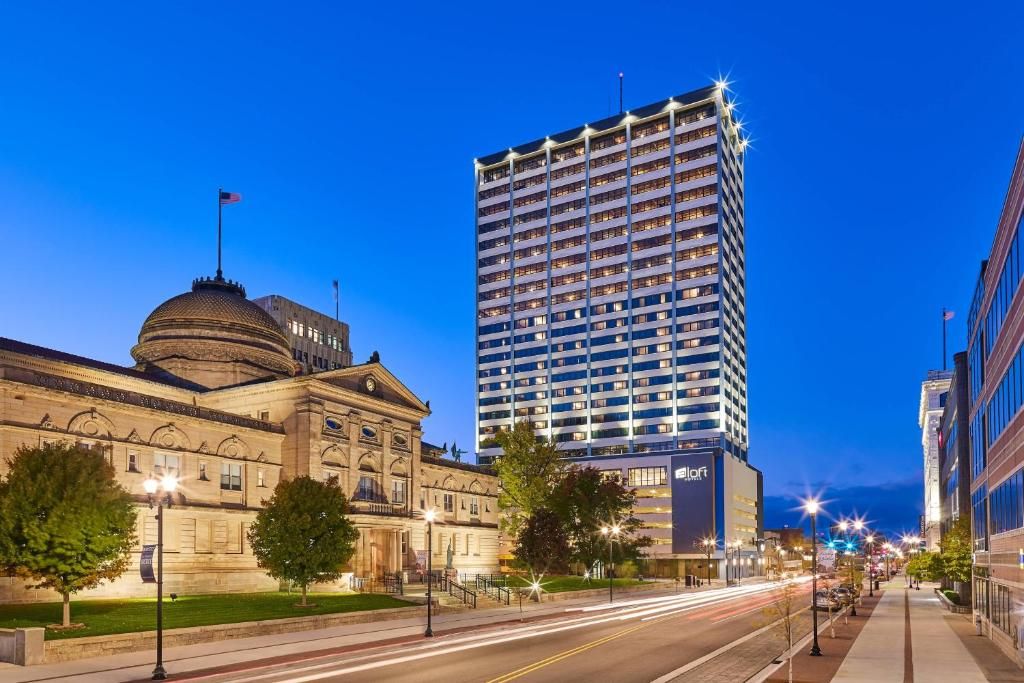 Discover the Ultimate Stay at Aloft South Bend with The Monroe Hotels
