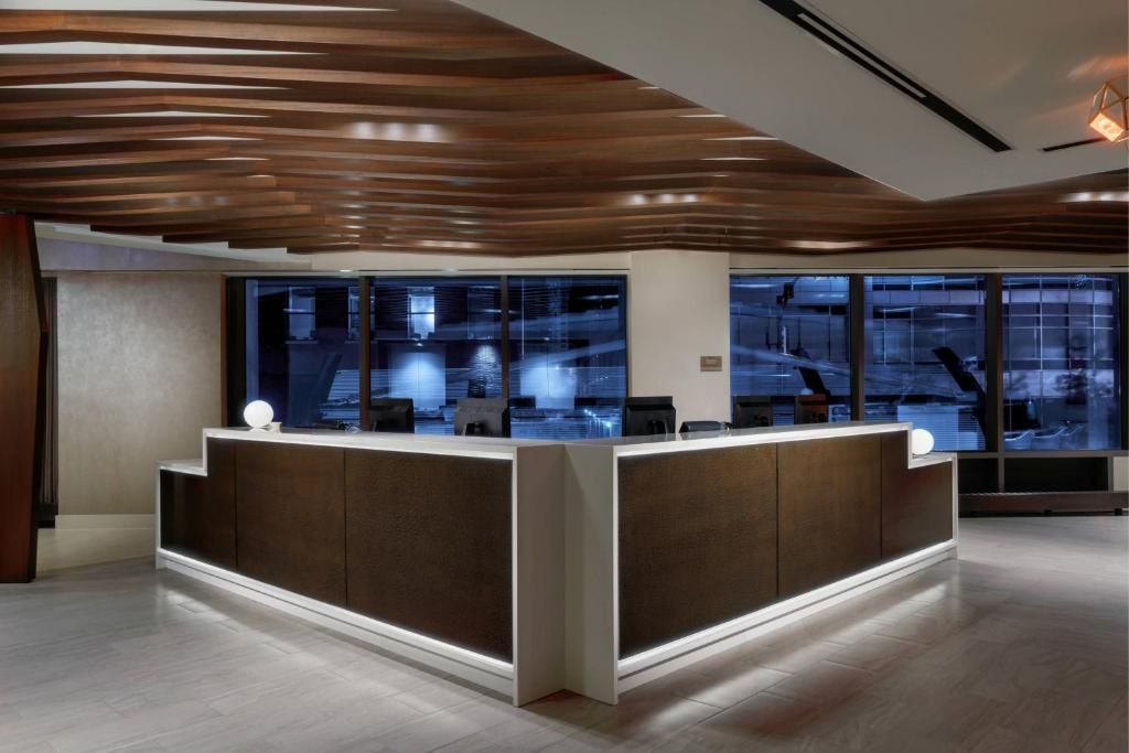 SpringHill Suites Chicago Downtown/River North: A Complete Guide for Your Stay in Chicago