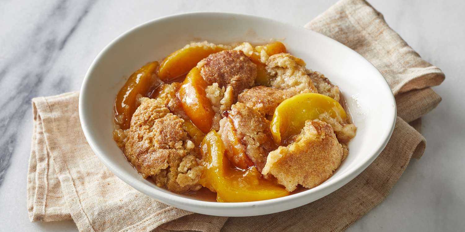 Peach Cobbler: The Sweet Taste of Southern Tradition | The Monroe Hotels Explores