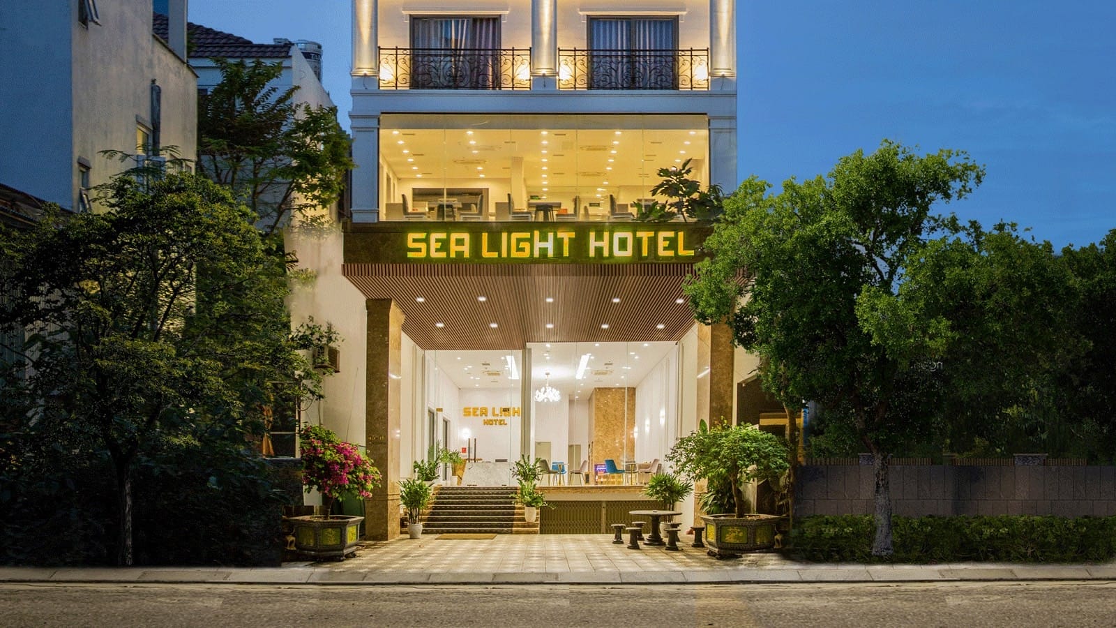 Sea Light Hotel: Your Perfect Beachside Retreat in Da Nang