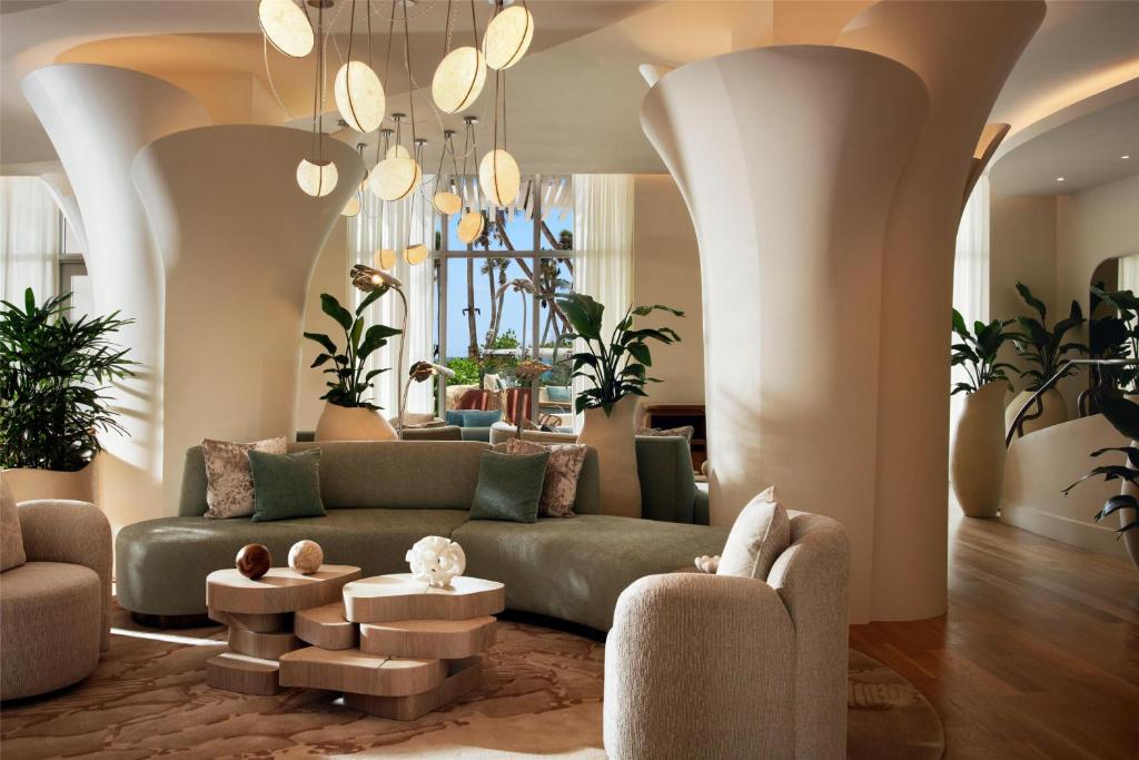 Andaz Miami Beach, By Hyatt: The Ultimate Luxury Getaway in Miami