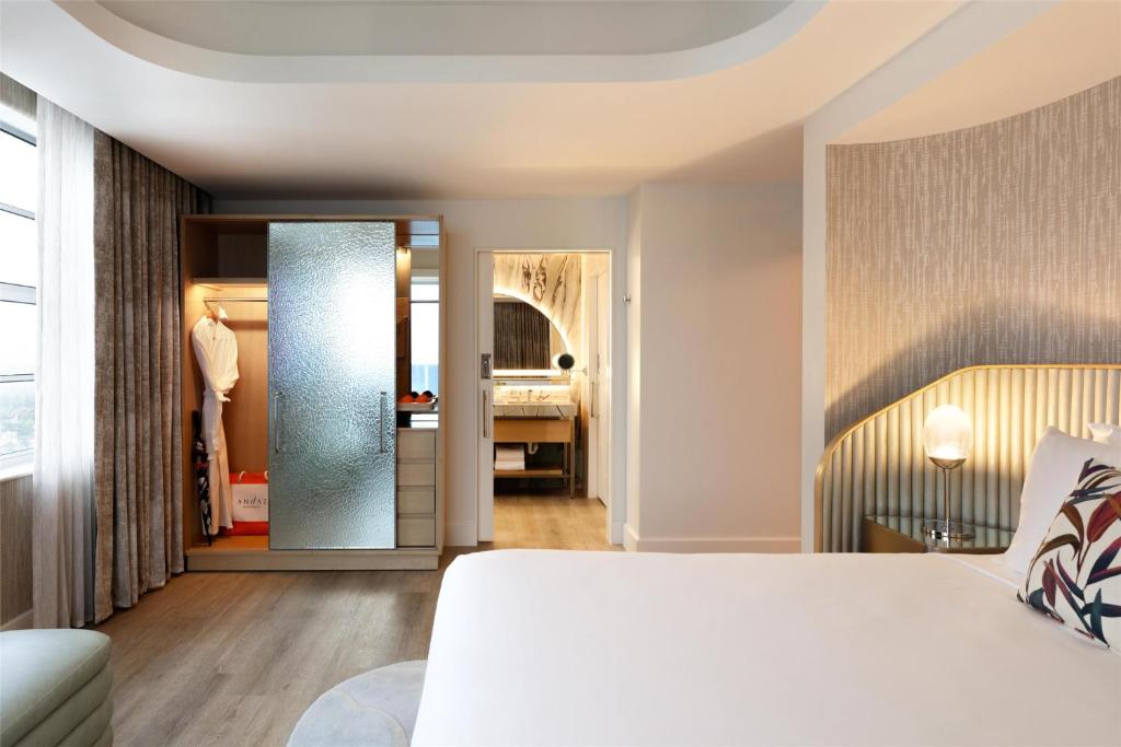 Andaz Miami Beach, By Hyatt: The Ultimate Luxury Getaway in Miami
