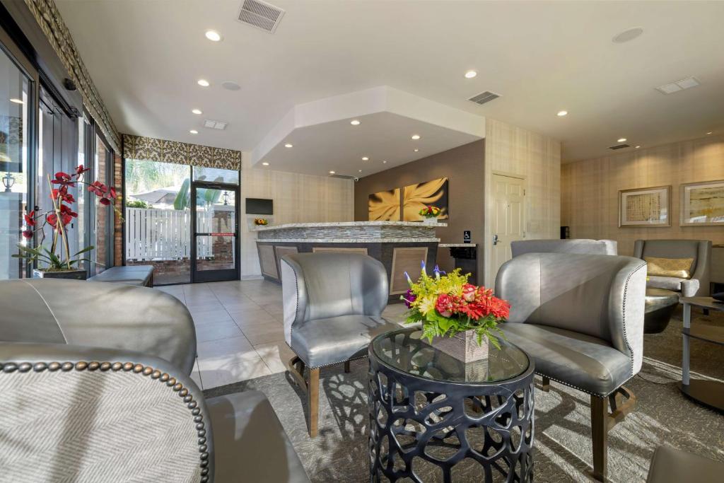 Best Western Plus Carriage Inn: Your Ultimate Stay in Sherman Oaks, California