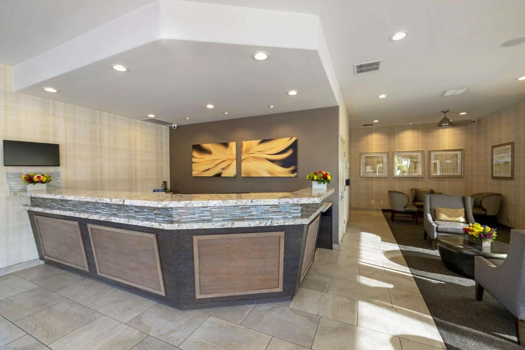 Best Western Plus Carriage Inn: Your Ultimate Stay in Sherman Oaks, California