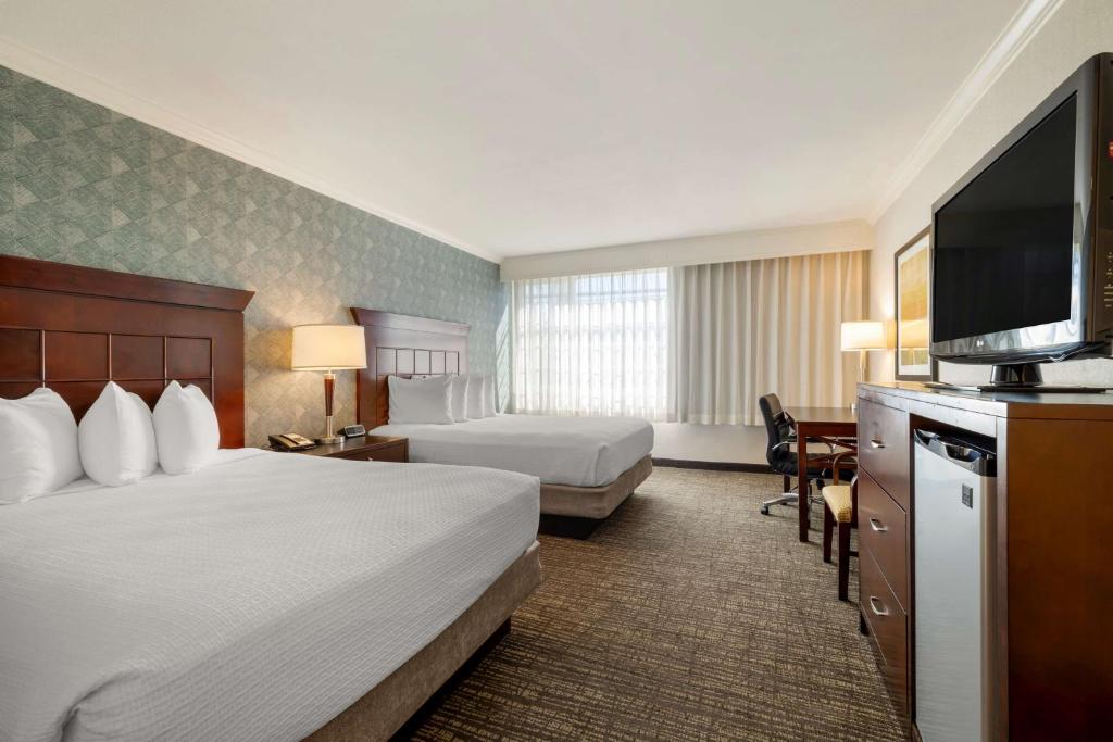 Best Western Plus Carriage Inn: Your Ultimate Stay in Sherman Oaks, California