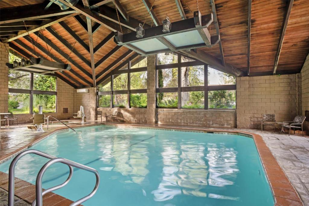 Best Western Plus Yosemite Gateway Inn: Your Ultimate Getaway Destination Near Yosemite National Park