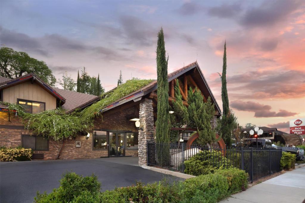 Best Western Plus Yosemite Gateway Inn: Your Ultimate Getaway Destination Near Yosemite National Park