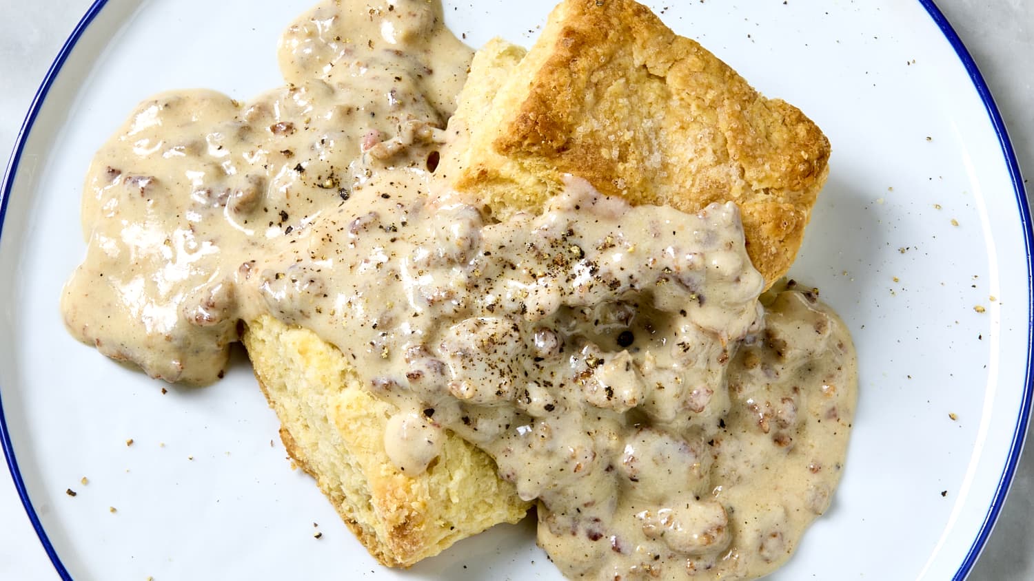 Biscuits and Gravy: A Classic American Breakfast Delight