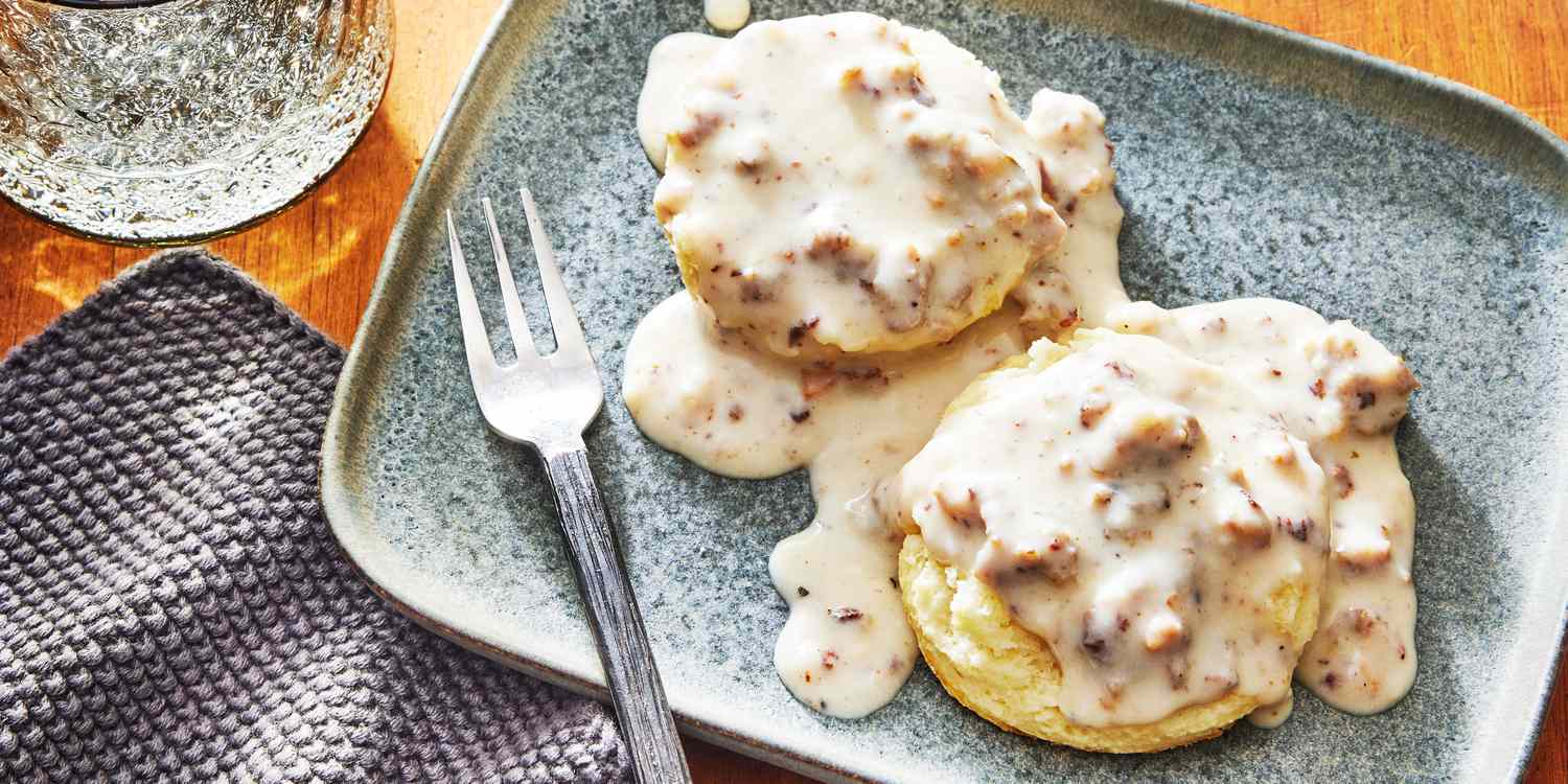 Biscuits and Gravy: A Classic American Breakfast Delight