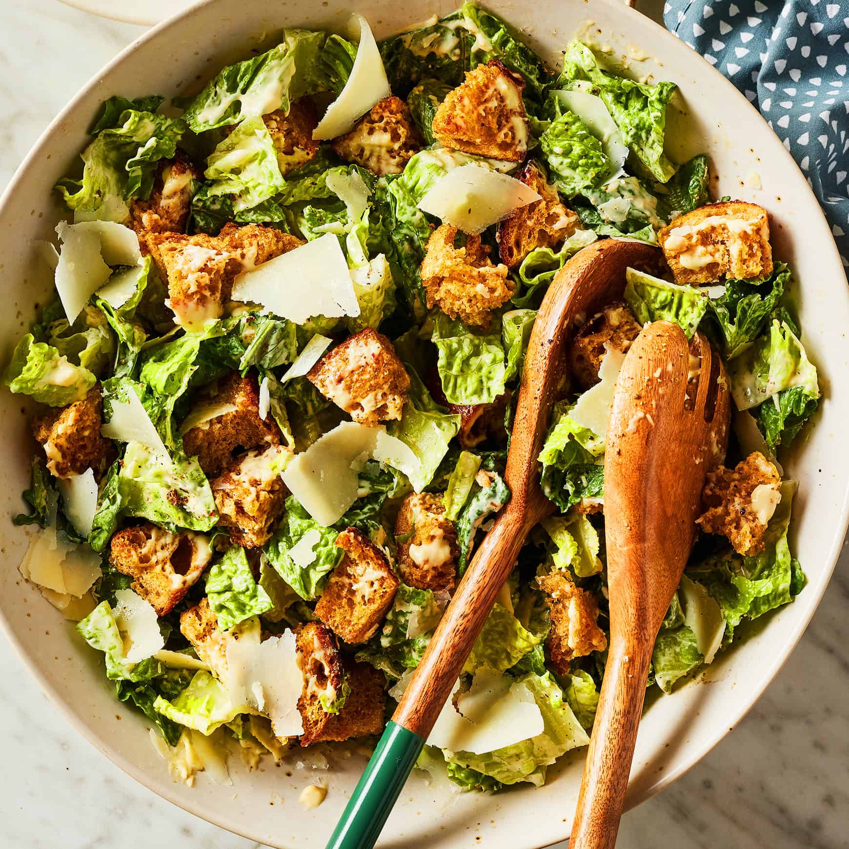 Caesar Salad: The Ultimate Guide to America’s Beloved Dish