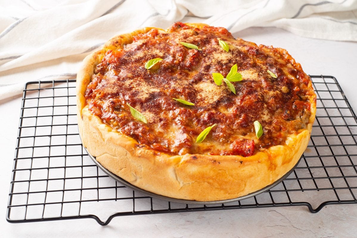 Chicago-Style Deep Dish Pizza: The Ultimate Guide to This Iconic American Dish