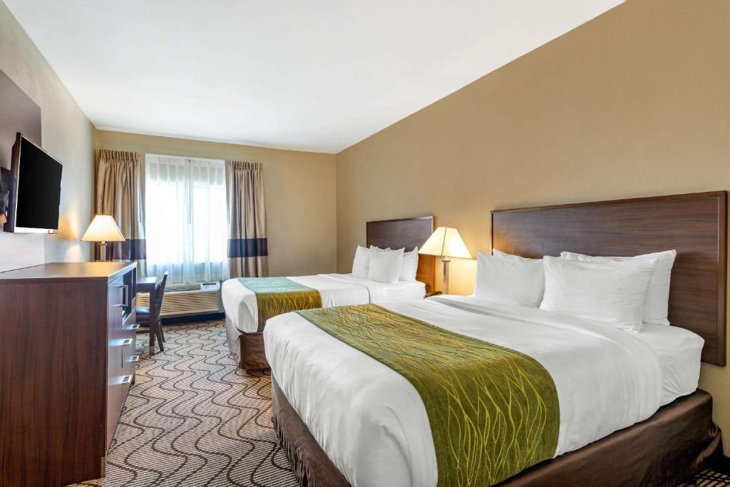 Comfort Inn &#038; Suites Orange County John Wayne Airport: Your Ultimate Stay in Santa Ana