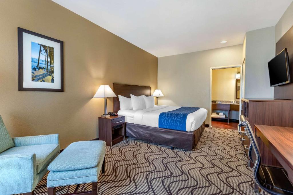 Comfort Inn &#038; Suites Orange County John Wayne Airport: Your Ultimate Stay in Santa Ana