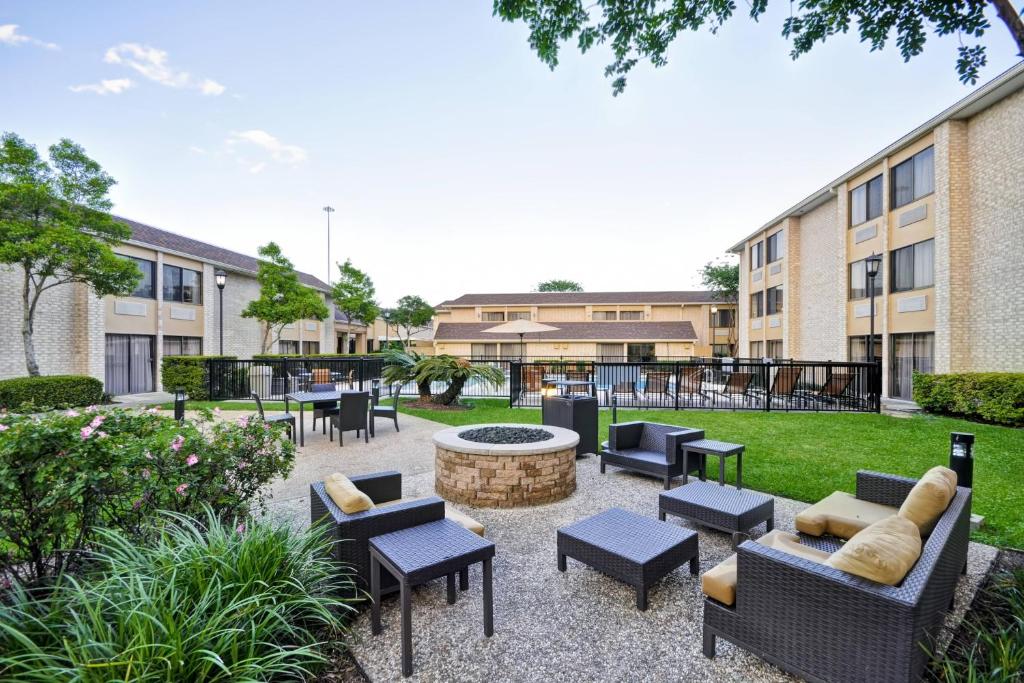Courtyard Houston I-10 West/Energy Corridor: The Perfect Place to Stay in Houston