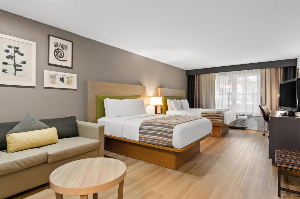 Discover Comfort and Convenience at Country Inn &#038; Suites by Radisson, Roanoke, VA