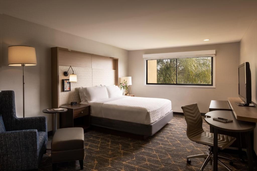 Discover Comfort and Convenience at Holiday Inn Santa Ana-Orange County Airport by IHG