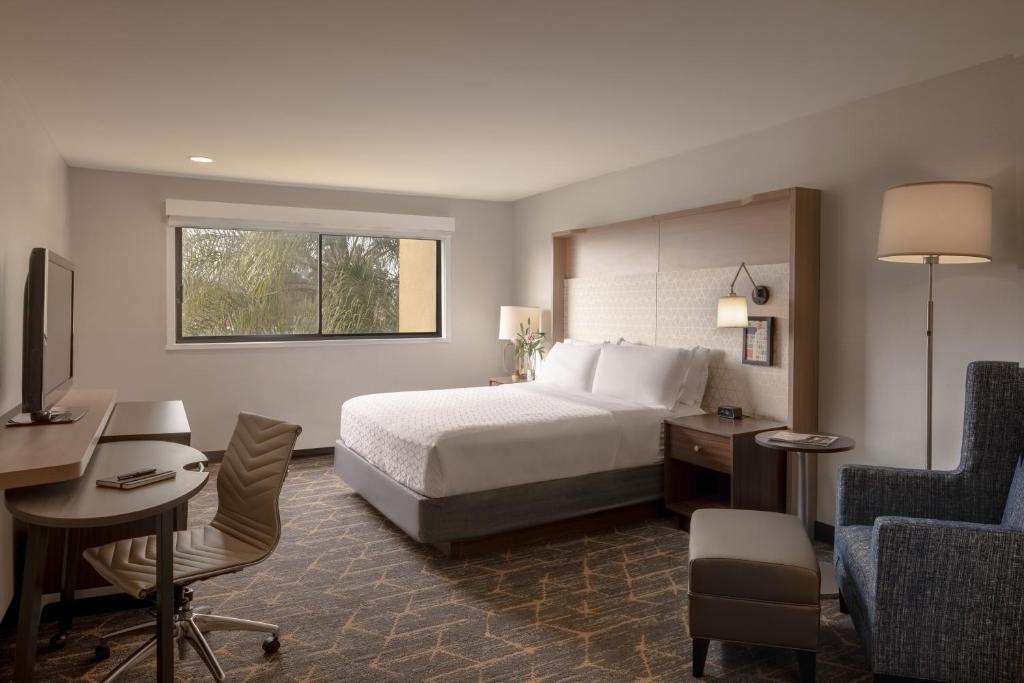 Discover Comfort and Convenience at Holiday Inn Santa Ana-Orange County Airport by IHG
