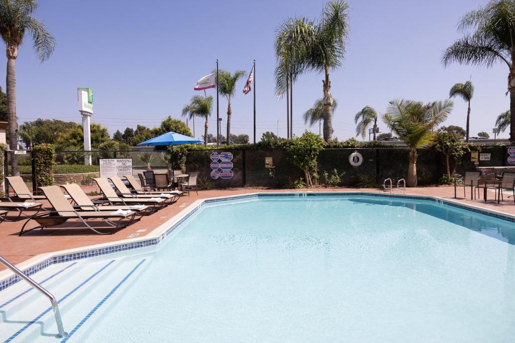 Discover Comfort and Convenience at Holiday Inn Santa Ana-Orange County Airport by IHG