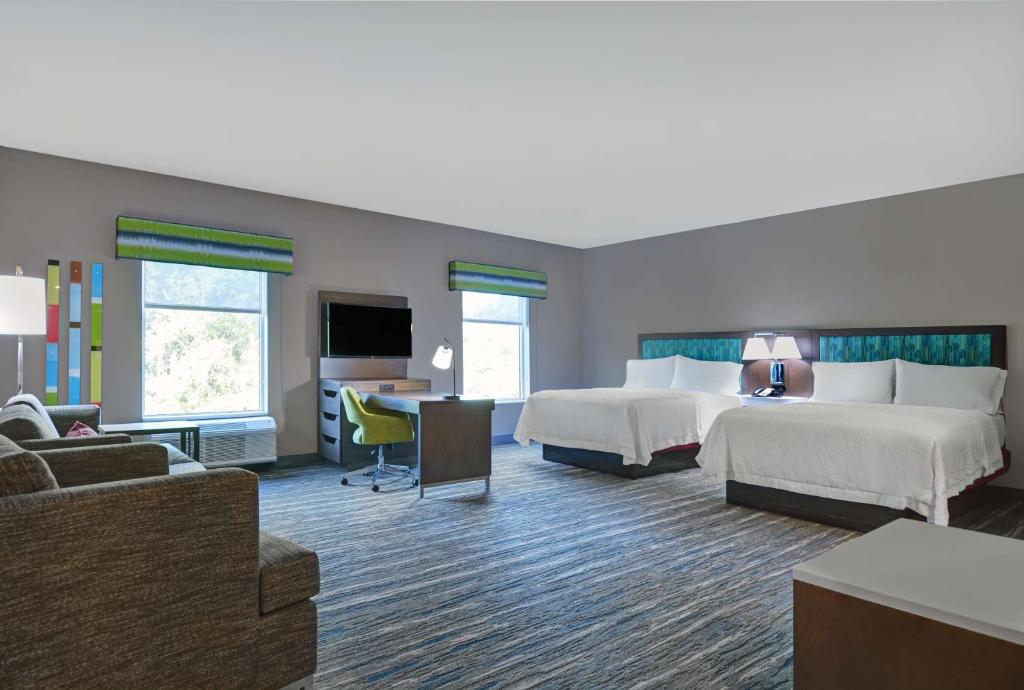 Discover Comfort and Style at Hampton Inn And Suites Macclenny I-10