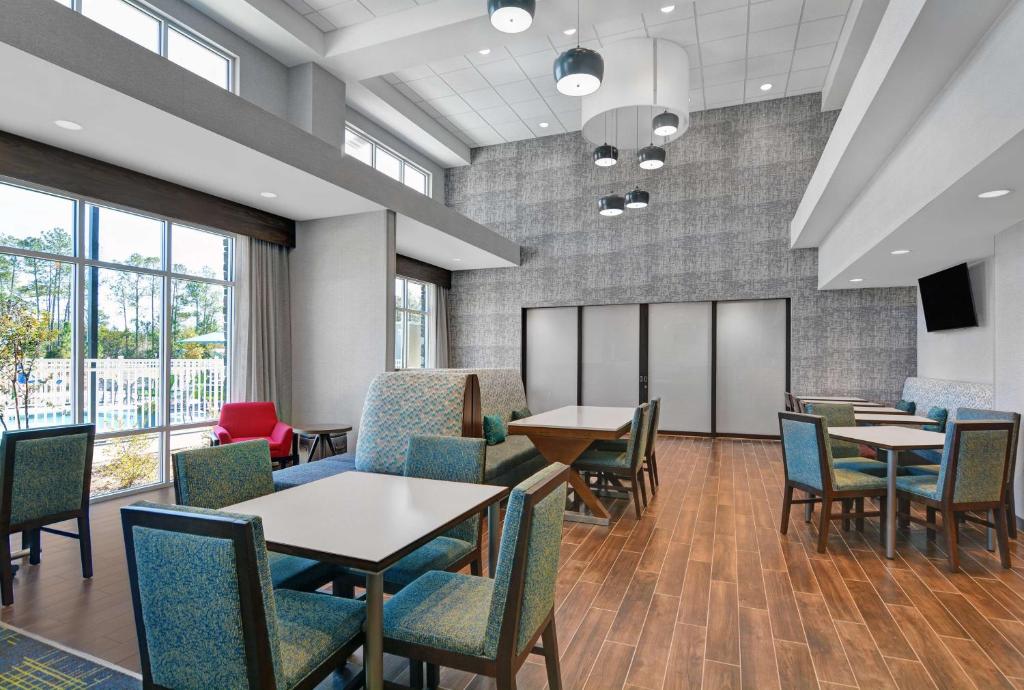 Discover Comfort and Style at Hampton Inn And Suites Macclenny I-10