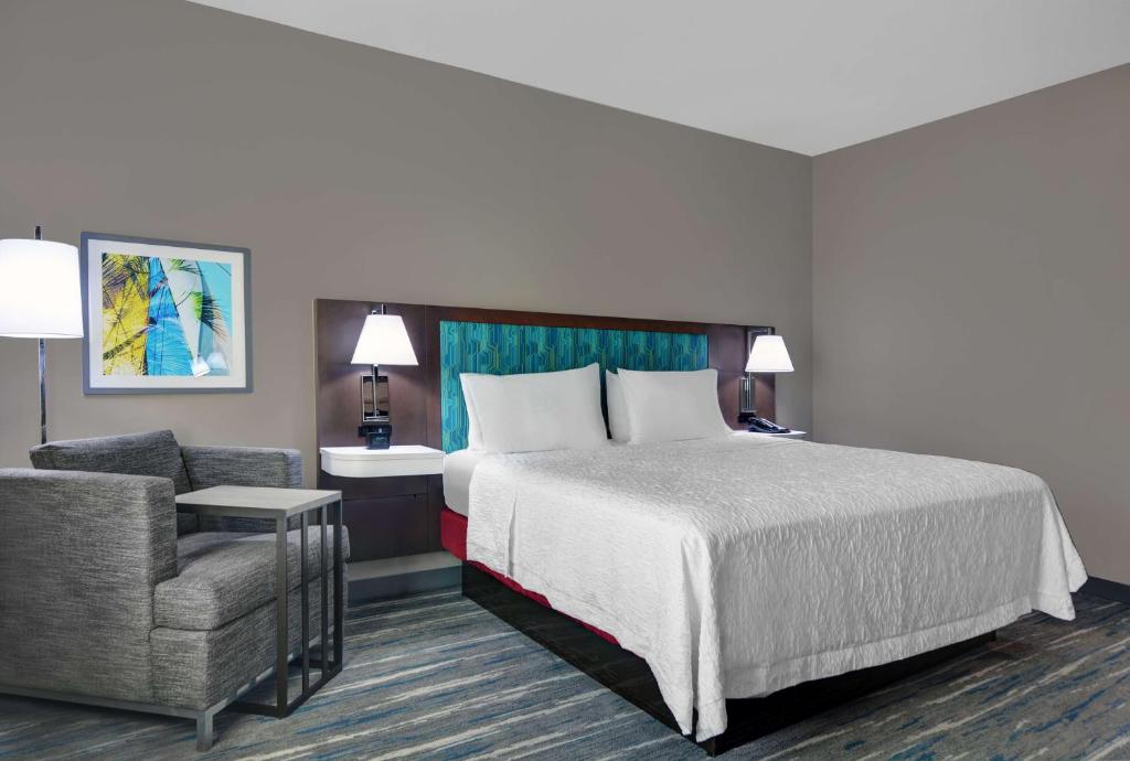 Discover Comfort and Style at Hampton Inn And Suites Macclenny I-10