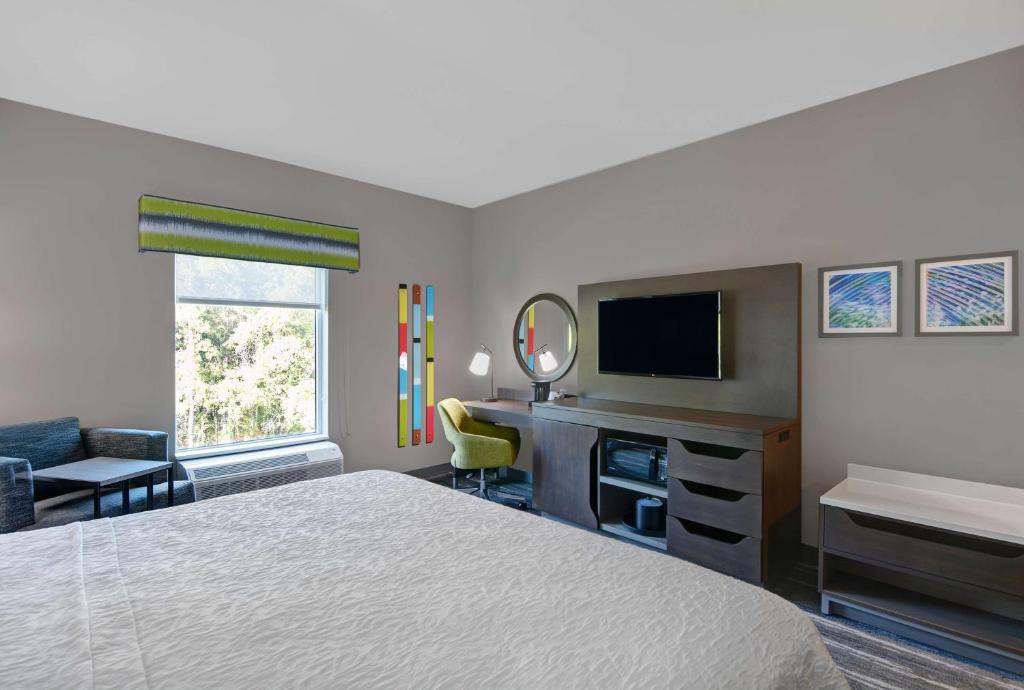 Discover Comfort and Style at Hampton Inn And Suites Macclenny I-10