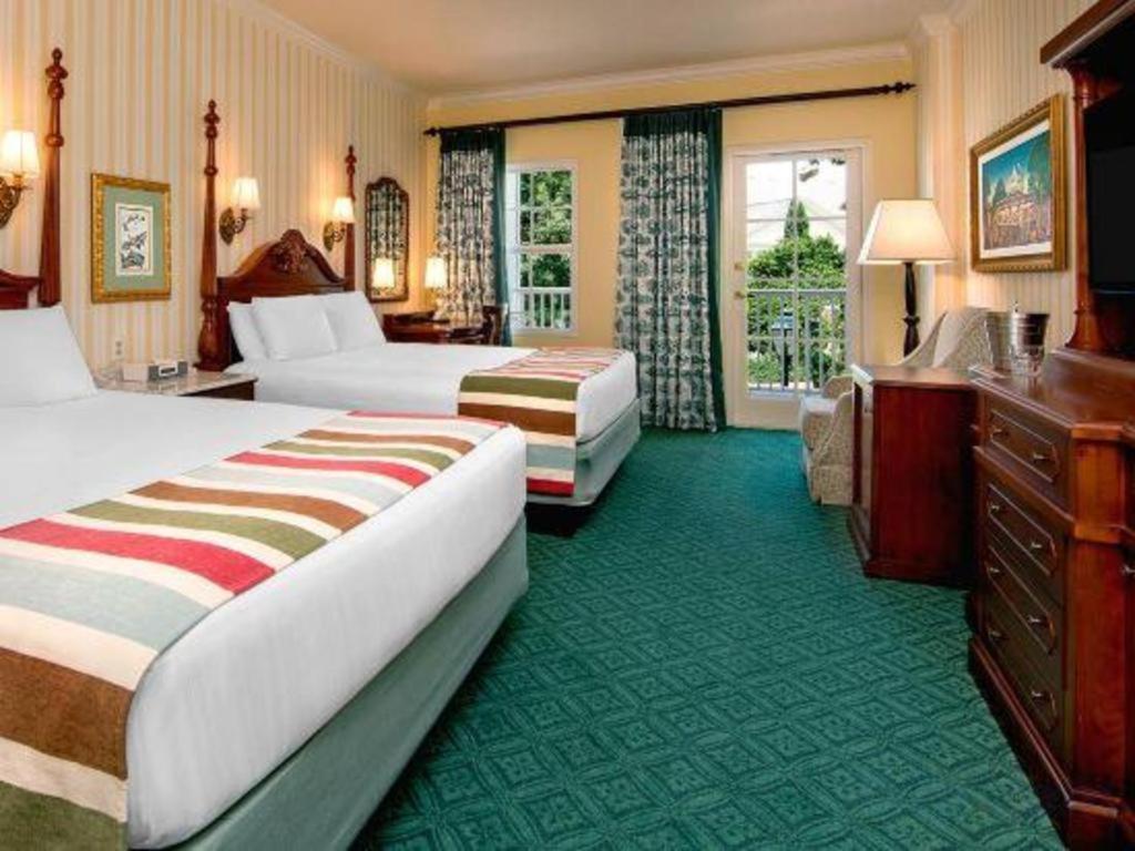 Discover Disney&#8217;s Boardwalk Inn: A Magical Stay at the Heart of Disney World