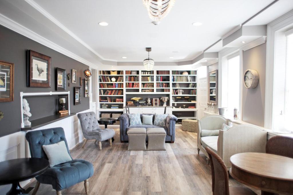 Discover the Best of Comfort and Luxury at Hotel Laurance: Your Ultimate Stay Awaits