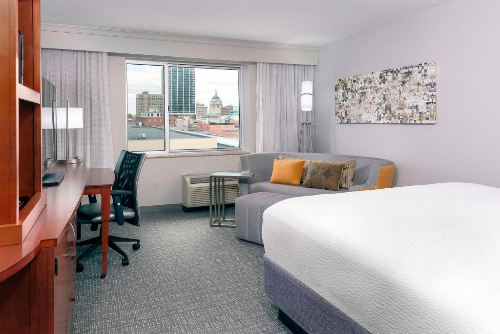 Discover the Best Stay at Courtyard Fort Wayne Downtown at Grand Wayne Convention Center