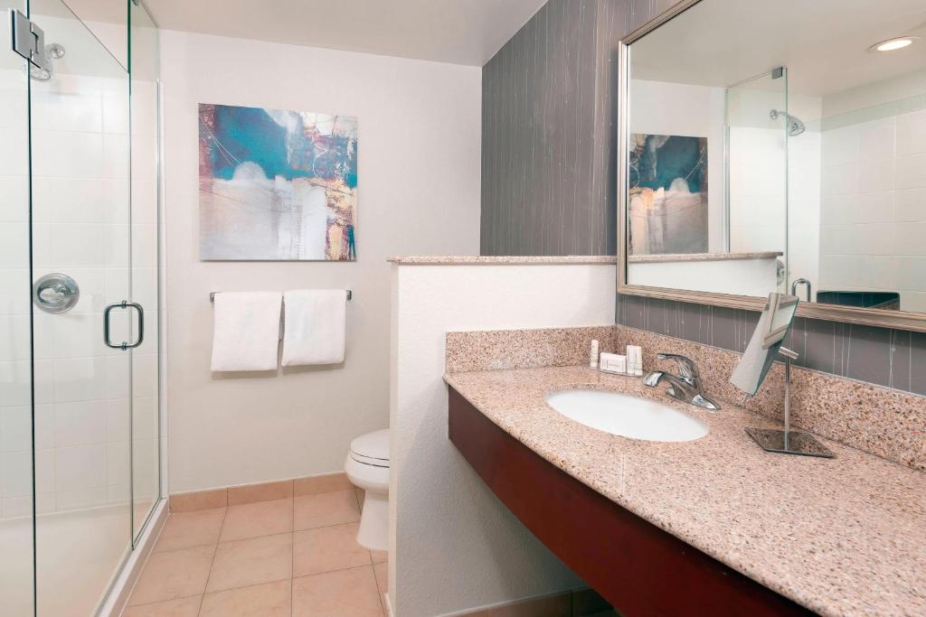 Discover the Best Stay at Courtyard Fort Wayne Downtown at Grand Wayne Convention Center