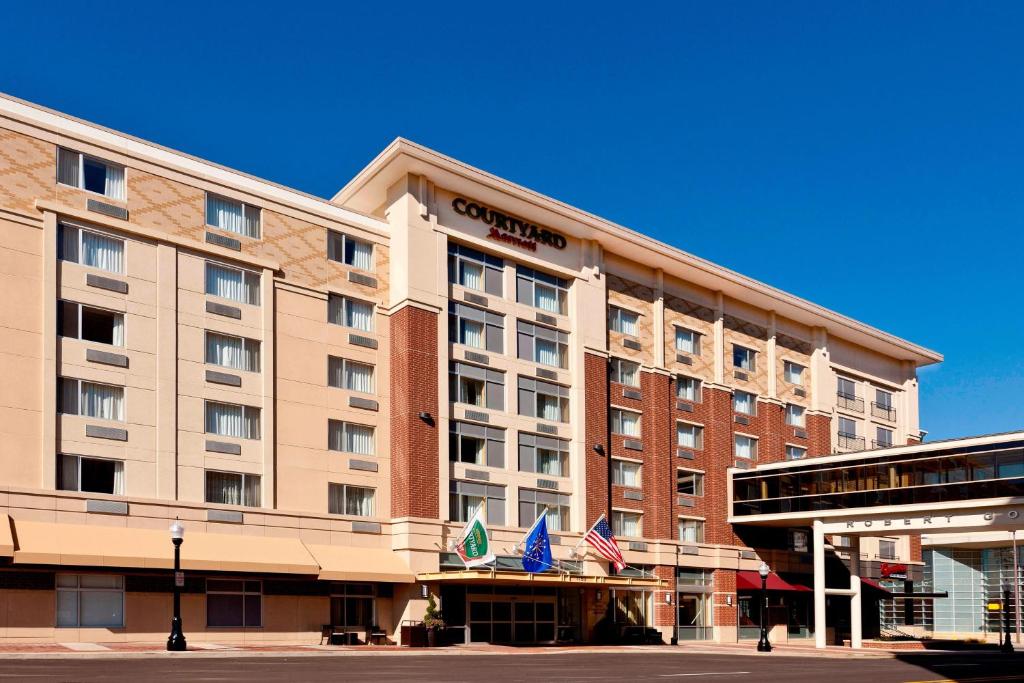Discover the Best Stay at Courtyard Fort Wayne Downtown at Grand Wayne Convention Center