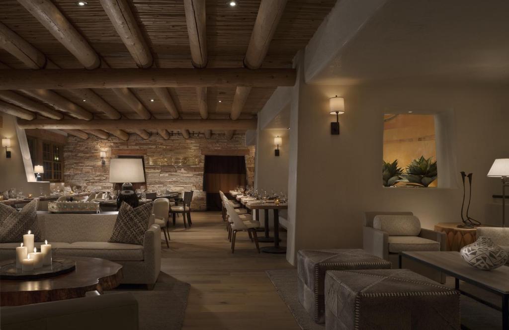 Discover the Charm and Luxury of Rosewood Inn of the Anasazi: A Hidden Gem in Santa Fe