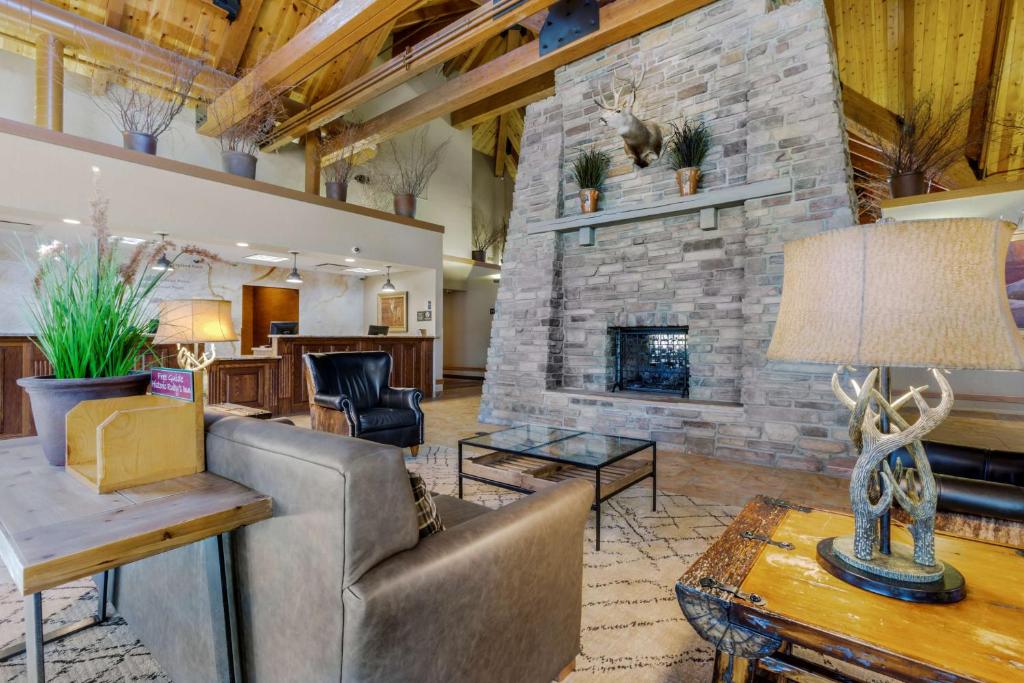 Discover the Charm of Best Western PLUS Bryce Canyon Grand Hotel: A Gateway to Bryce Canyon
