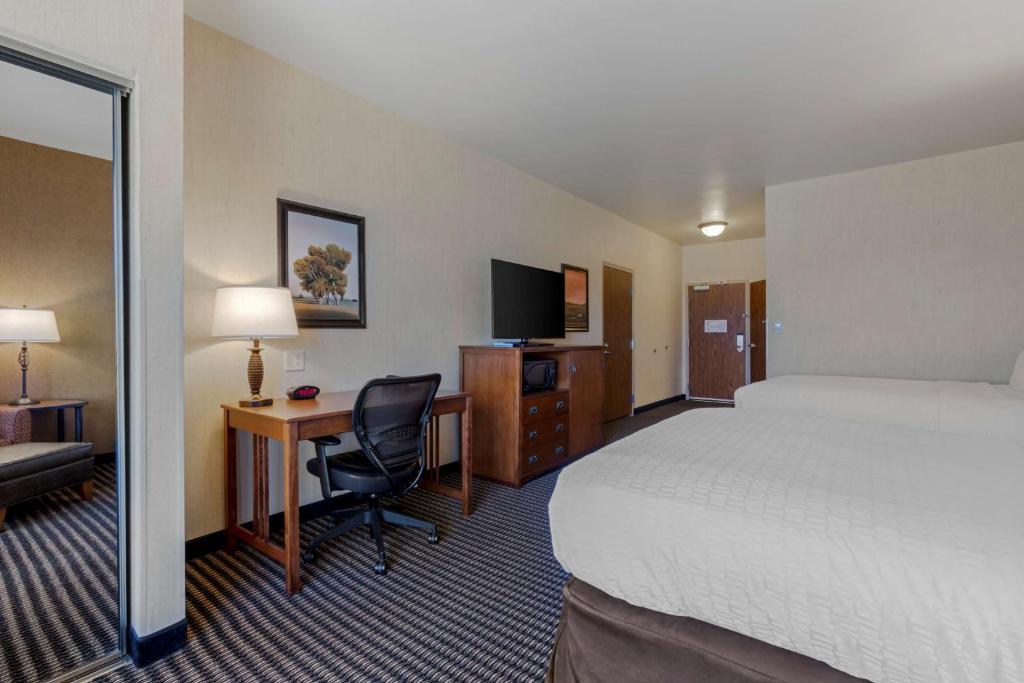 Discover the Charm of Best Western PLUS Bryce Canyon Grand Hotel: A Gateway to Bryce Canyon