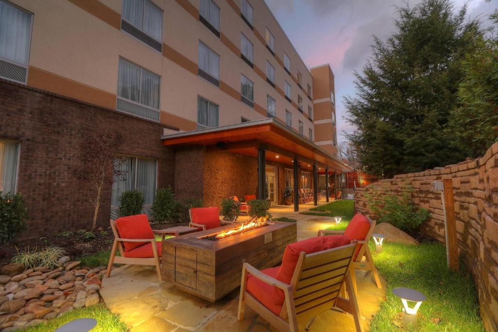 Discover the Comfort and Convenience of Fairfield Inn &#038; Suites by Marriott Gatlinburg Downtown