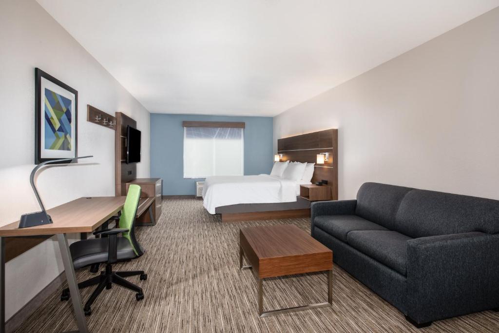 Discover the Comfort and Convenience of the Holiday Inn Express &#038; Suites Yosemite Park Area by IHG