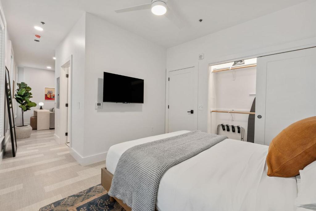 Discover The Continental, powered by Placemakr &#8211; Downtown &#8211; Market Square: Your Ultimate Stay Guide with The Monroe Hotels