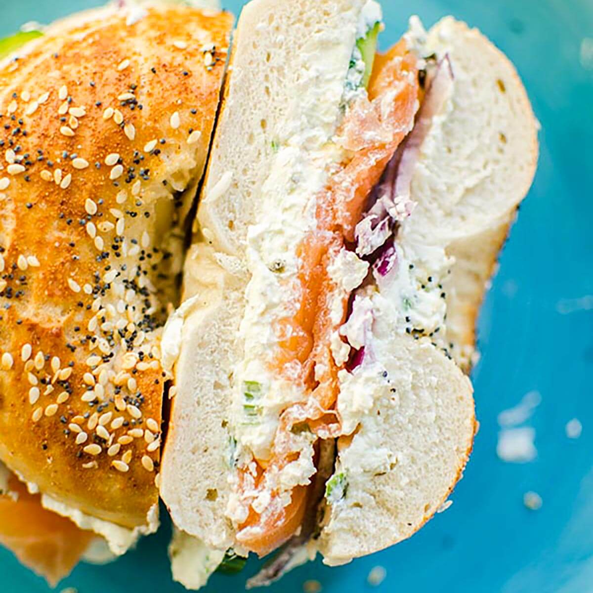 Discover the Delights of Bagel with Cream Cheese: A Delicious American Breakfast Tradition