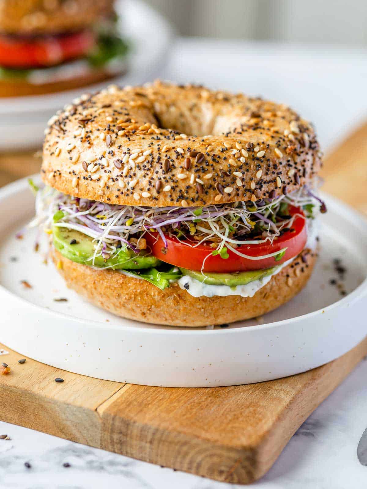 Discover the Delights of Bagel with Cream Cheese: A Delicious American Breakfast Tradition