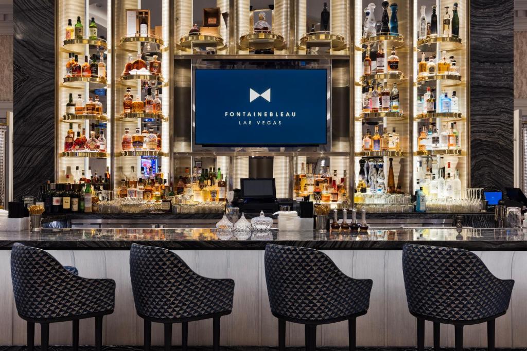 Discover the Iconic Fontainebleau Las Vegas: Your Ultimate Guide to Las Vegas Luxury