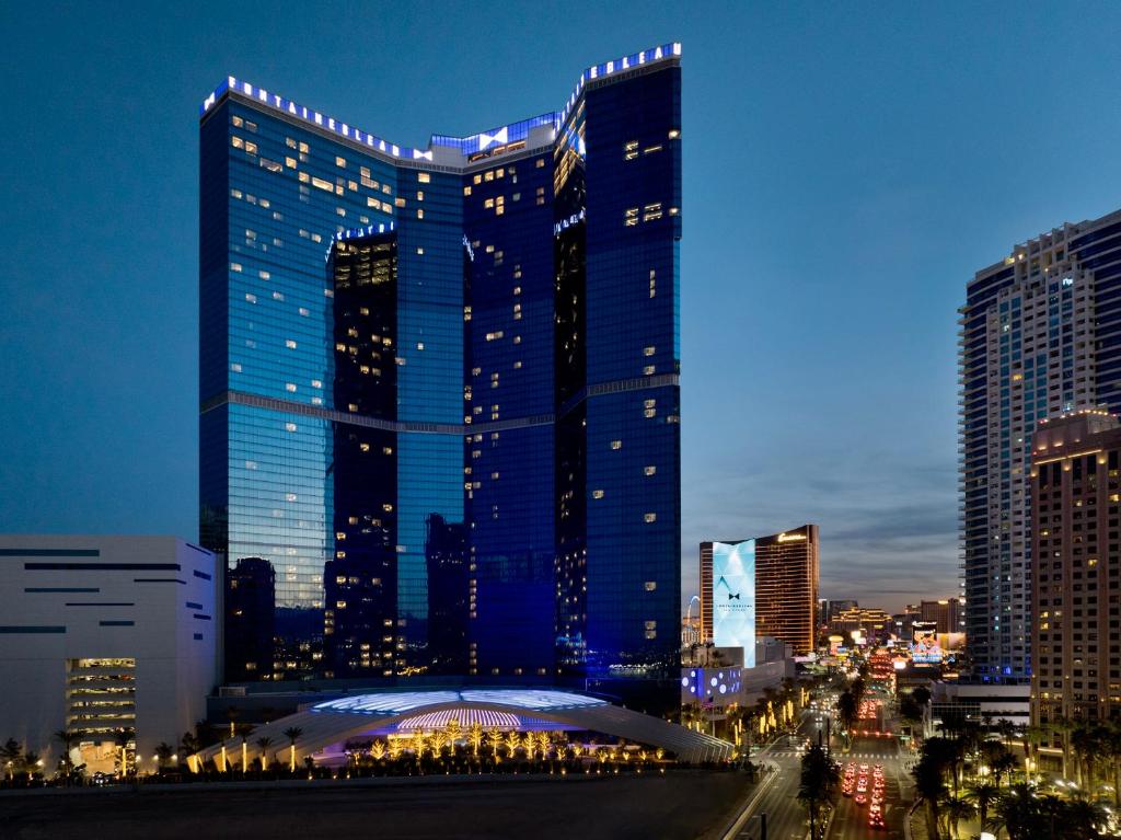 Discover the Iconic Fontainebleau Las Vegas: Your Ultimate Guide to Las Vegas Luxury