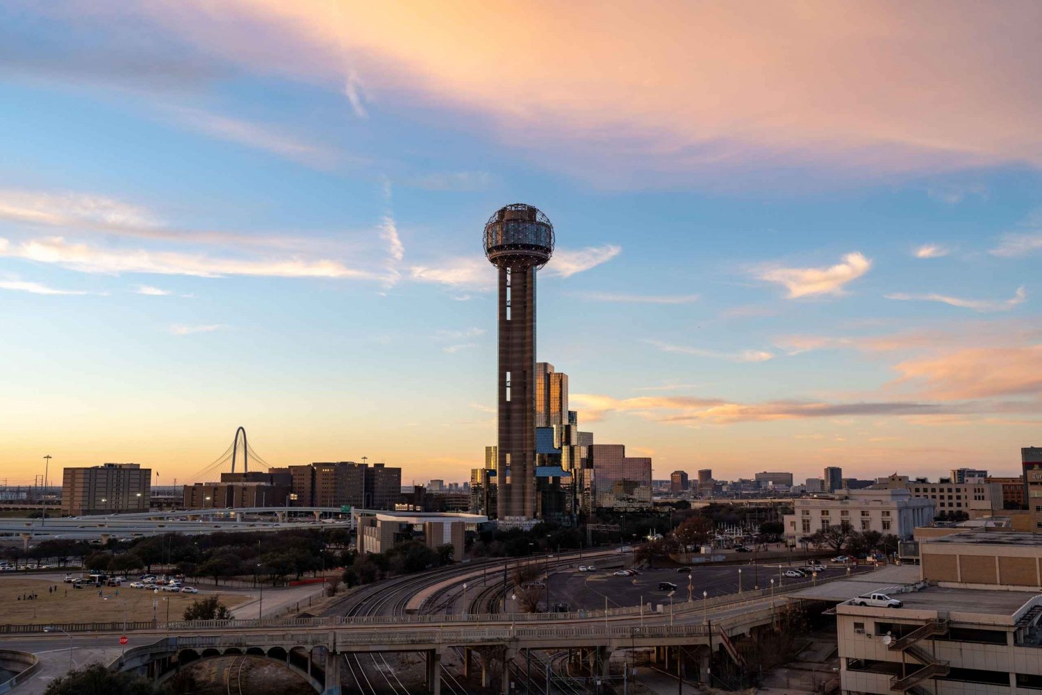Discover the Iconic Reunion Tower: A Must-Visit Landmark in Dallas
