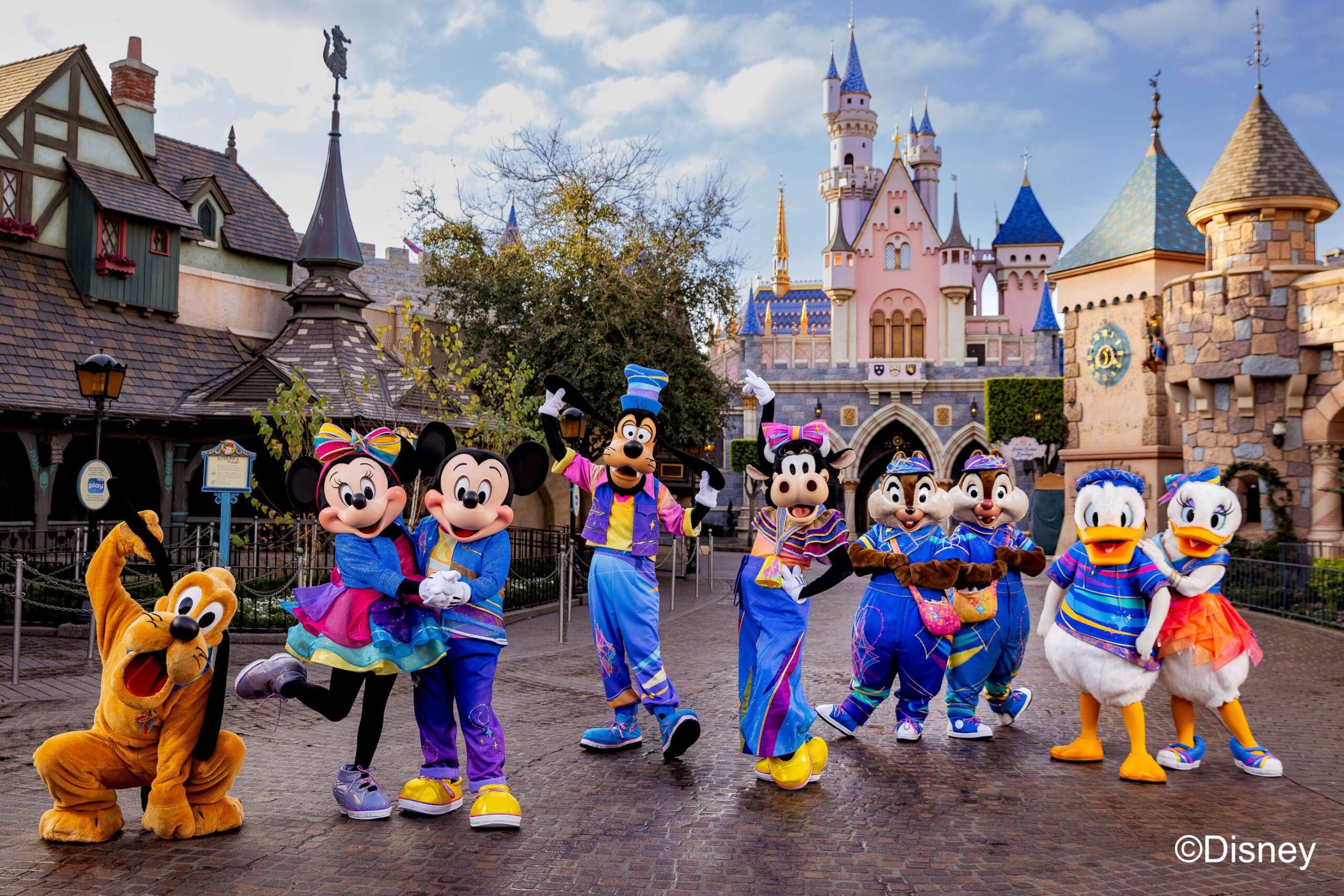Discover the Magic of Disneyland Resort: An Unforgettable Experience