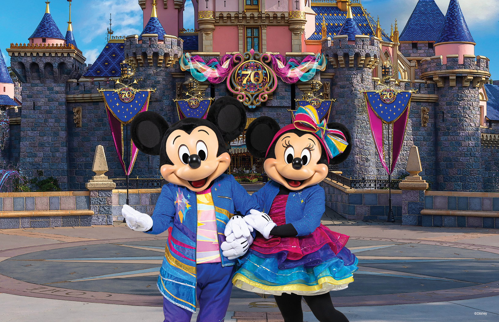 Discover the Magic of Disneyland Resort: An Unforgettable Experience