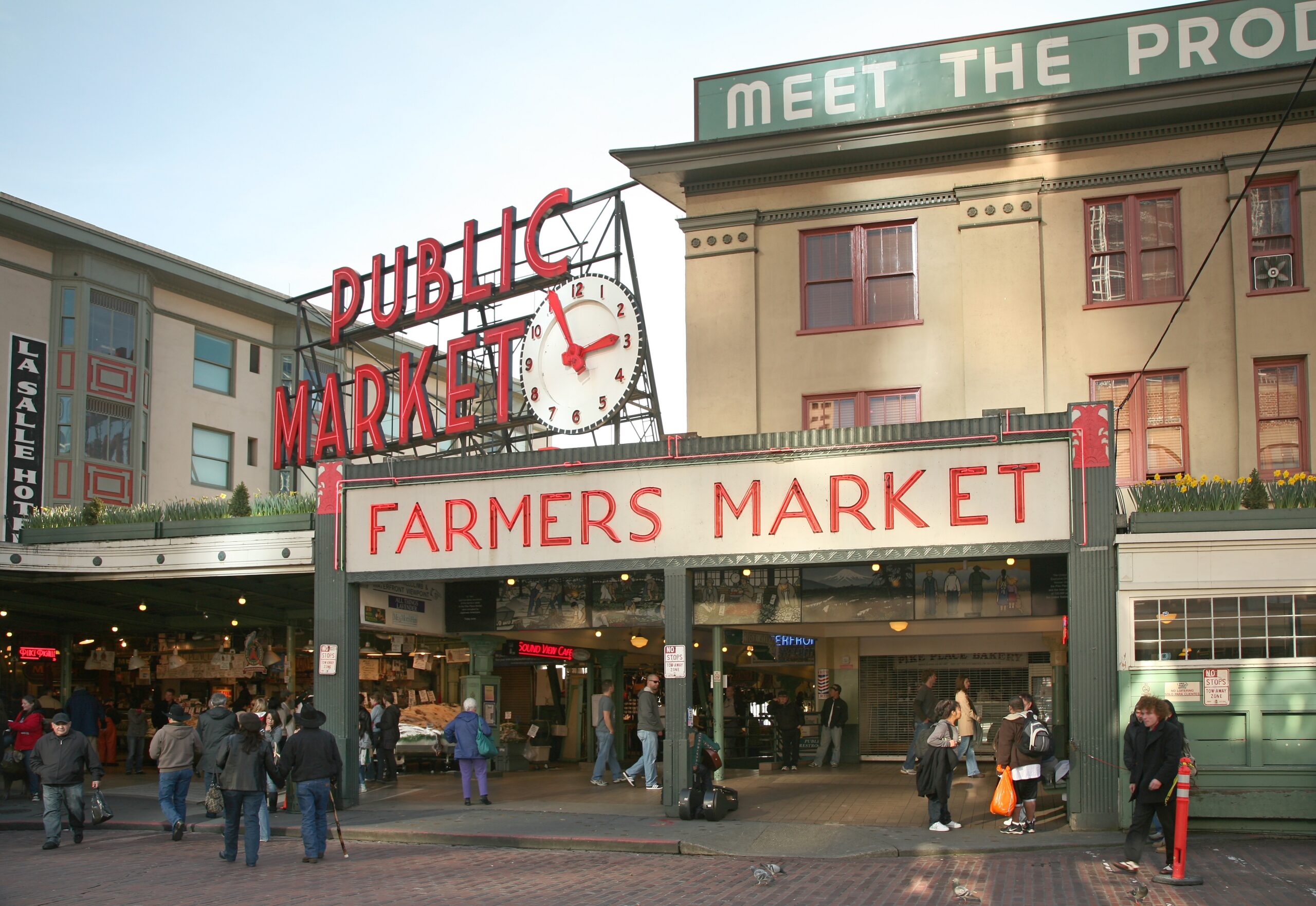 Discover the Magic of Pike Place Market Like a True Seattle Insider