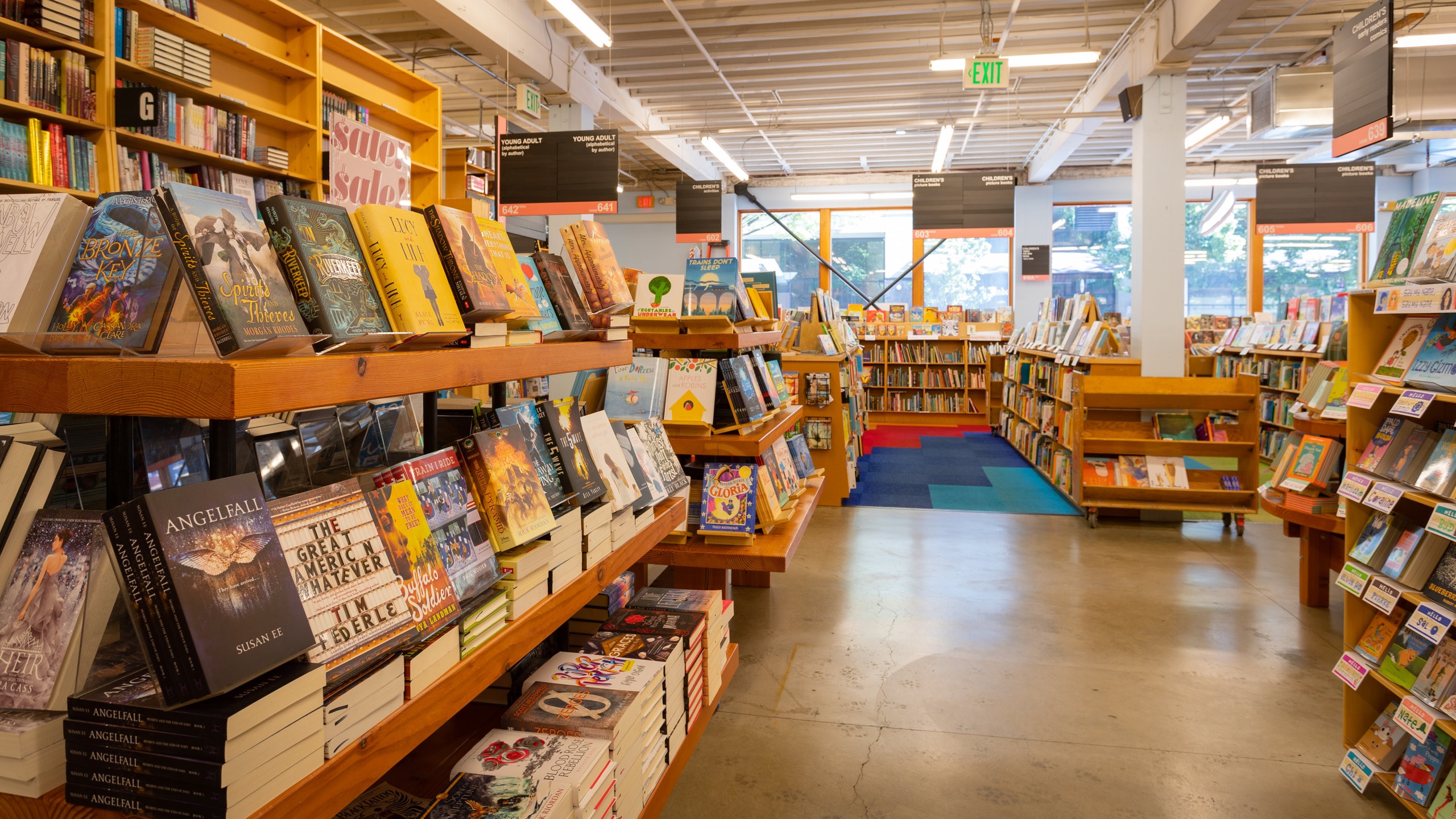 Discover the Magic of Powell’s City of Books: A Book Lover&#8217;s Paradise