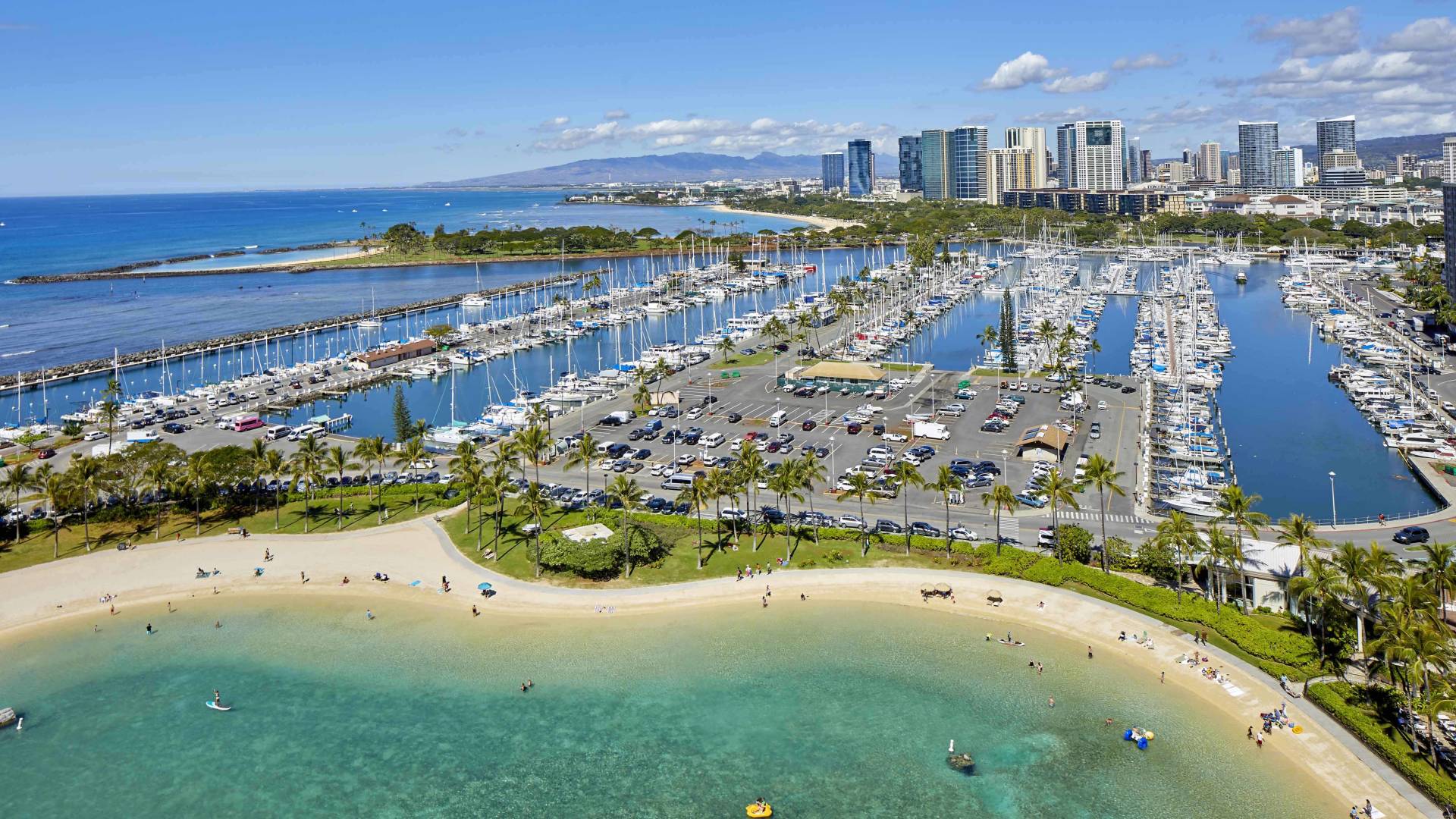 Discover the Magic of Waikiki Beach: A Paradise You Can’t Miss