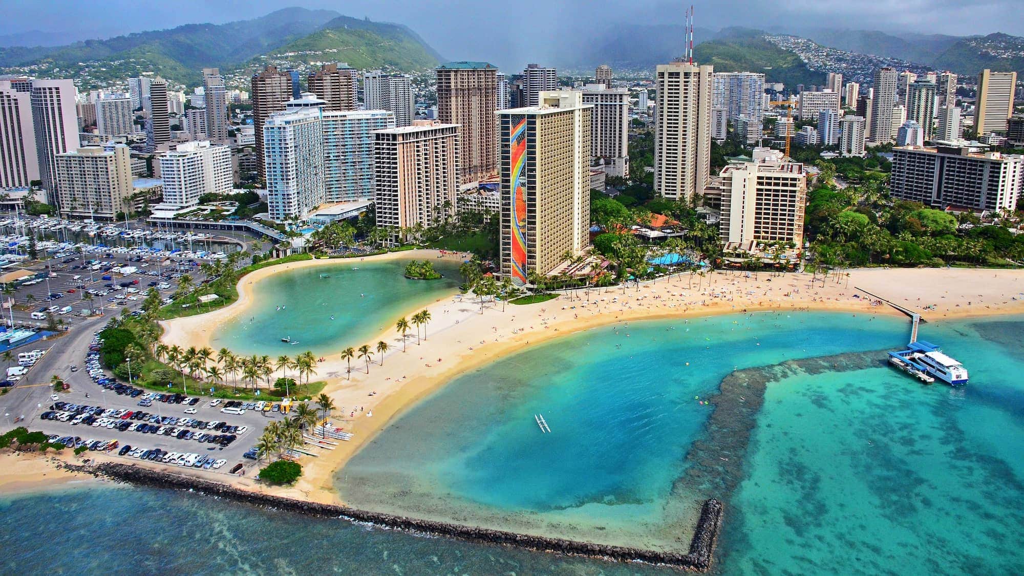 Discover the Magic of Waikiki Beach: A Paradise You Can’t Miss